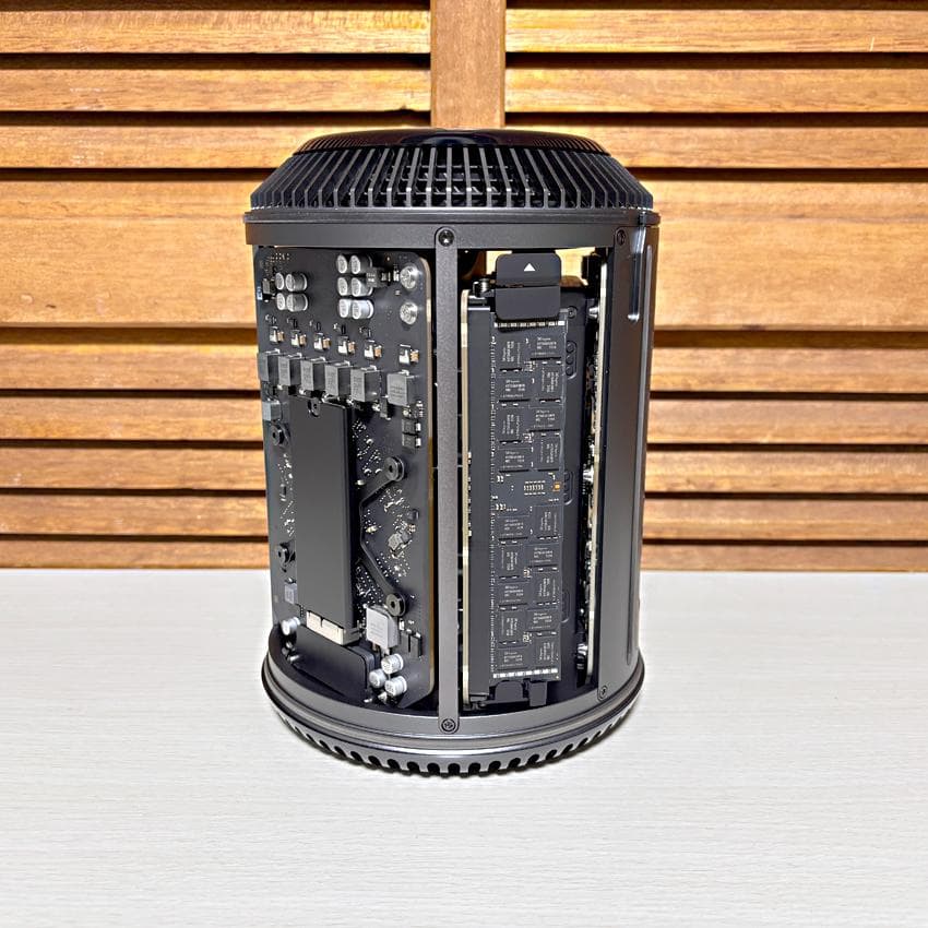 Mac Pro(Late 2013)　 2.7GHz・64GB・1TB