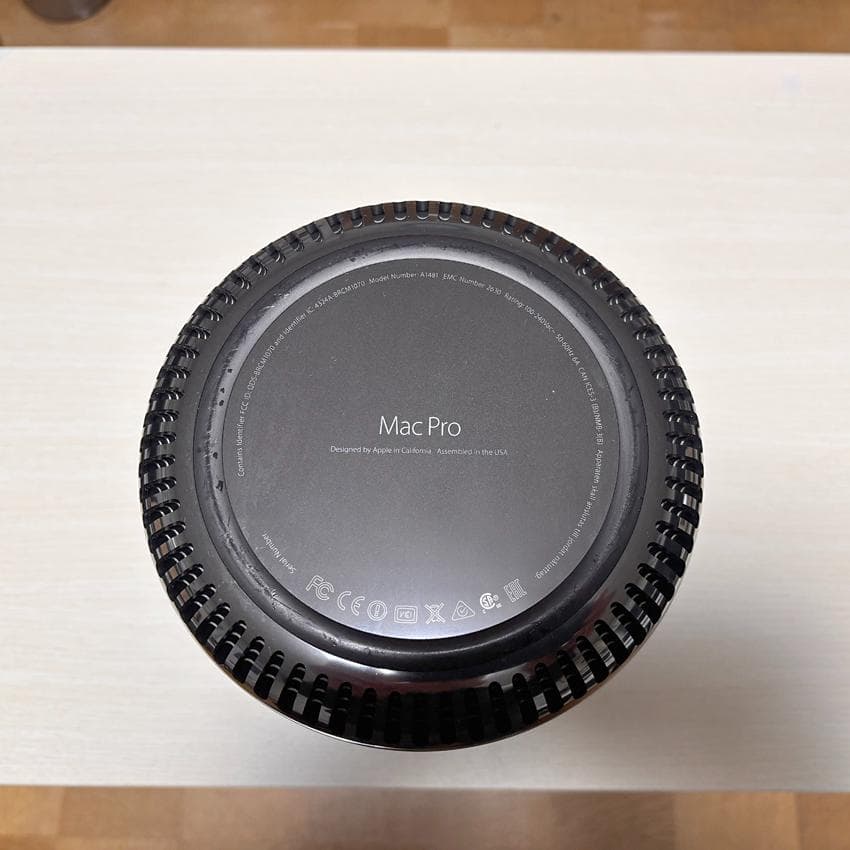 Mac Pro(Late 2013)　 2.7GHz・64GB・1TB