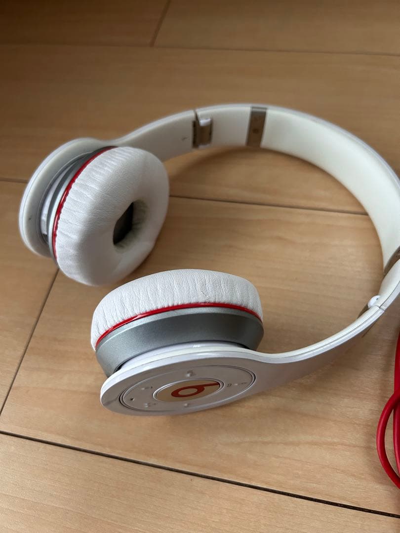 beats by dr.dre ワイヤレスヘッドフォン ホワイト/レッド