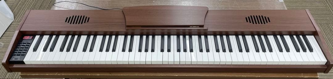 スタンド付き　電子ピアノ88鍵盤　給電タイプ　木目調ボディ　マホガニー