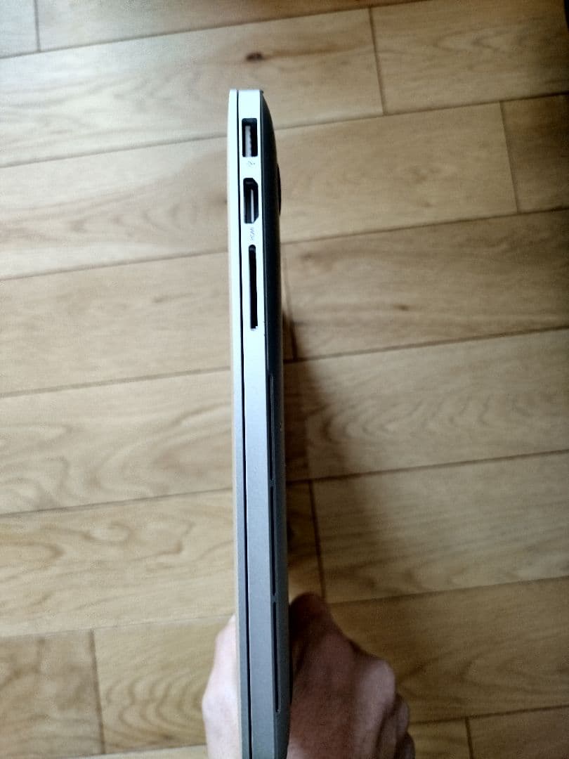 MacBook Pro シルバー