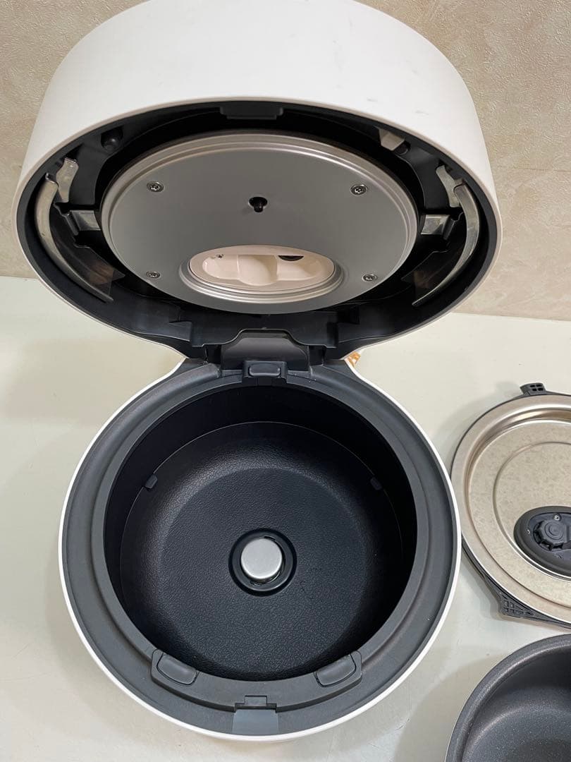 Panasonic SR-NB102 圧力IHジャー 炊飯器 2023年製