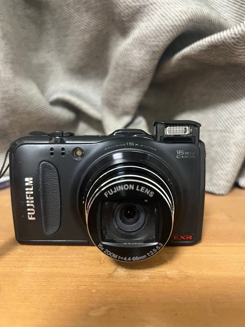 デジタルカメラ FUJIFILM FINEPIX F600EXR 16MP