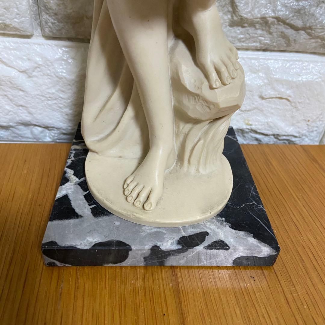 湯浴みするヴィーナス