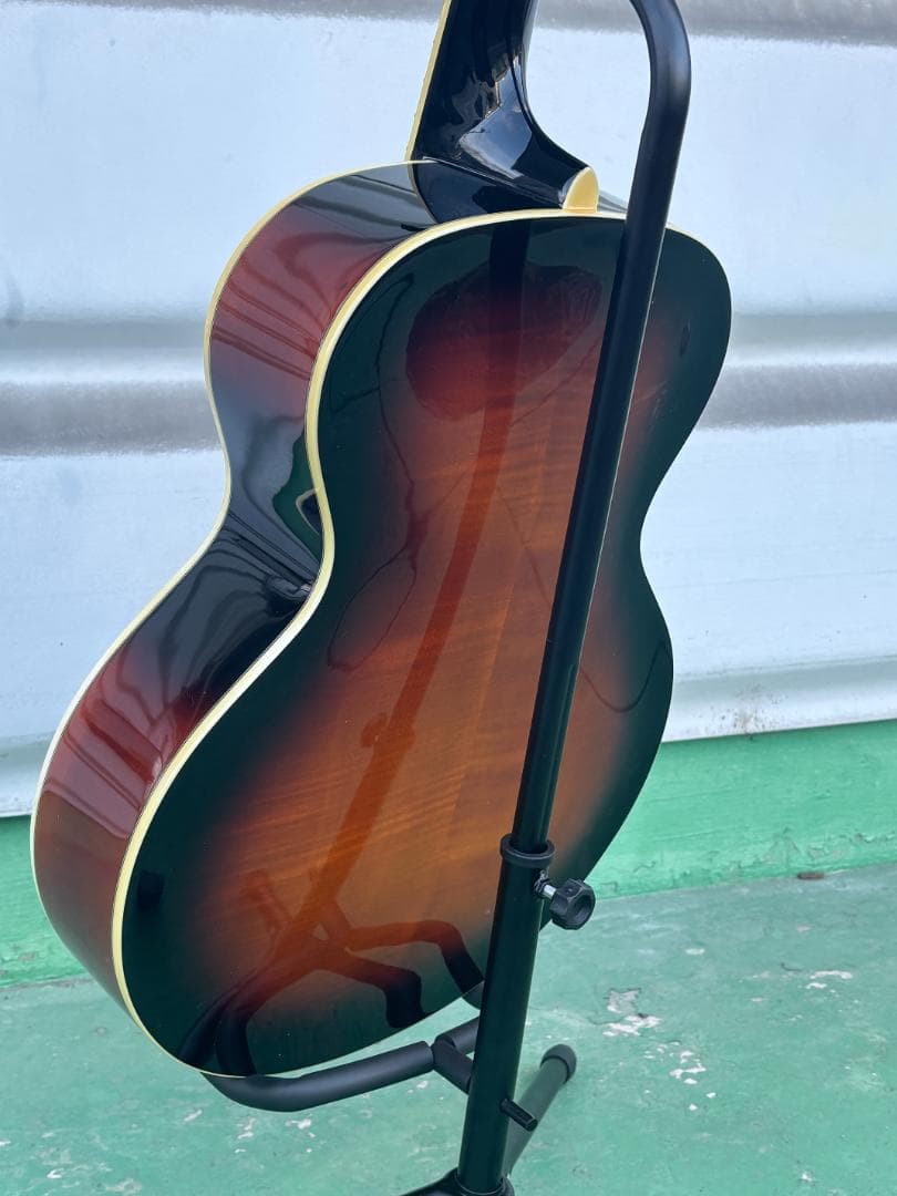 The LOAR LH-700VS Archtop guitar 超美品