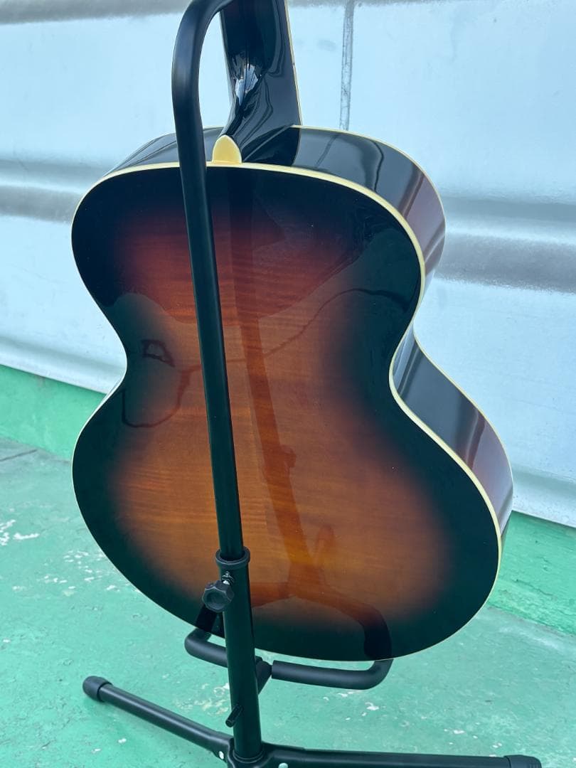 The LOAR LH-700VS Archtop guitar 超美品