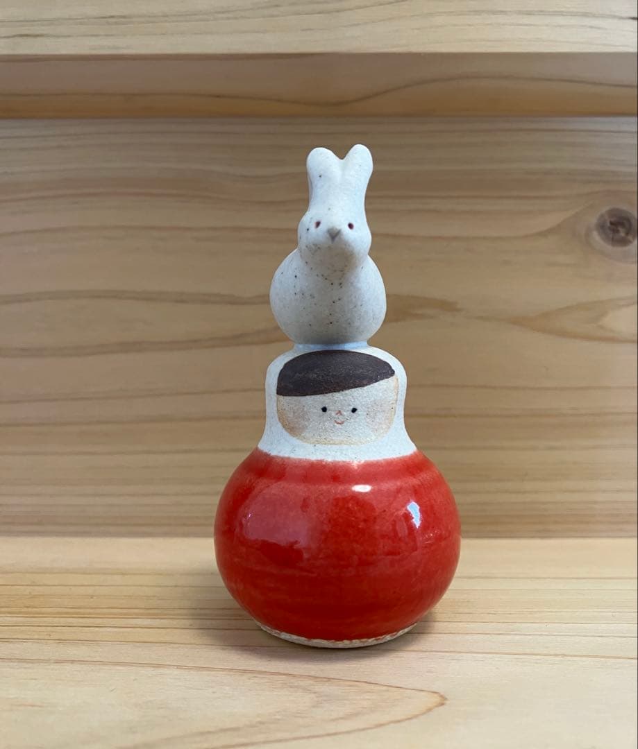 足田メロウ　赤　だるま　うさぎ　信楽焼