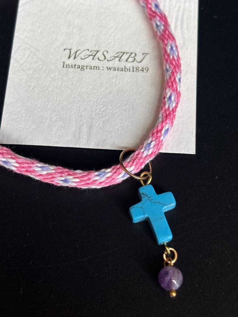 ピンクとホワイトのチョーカー