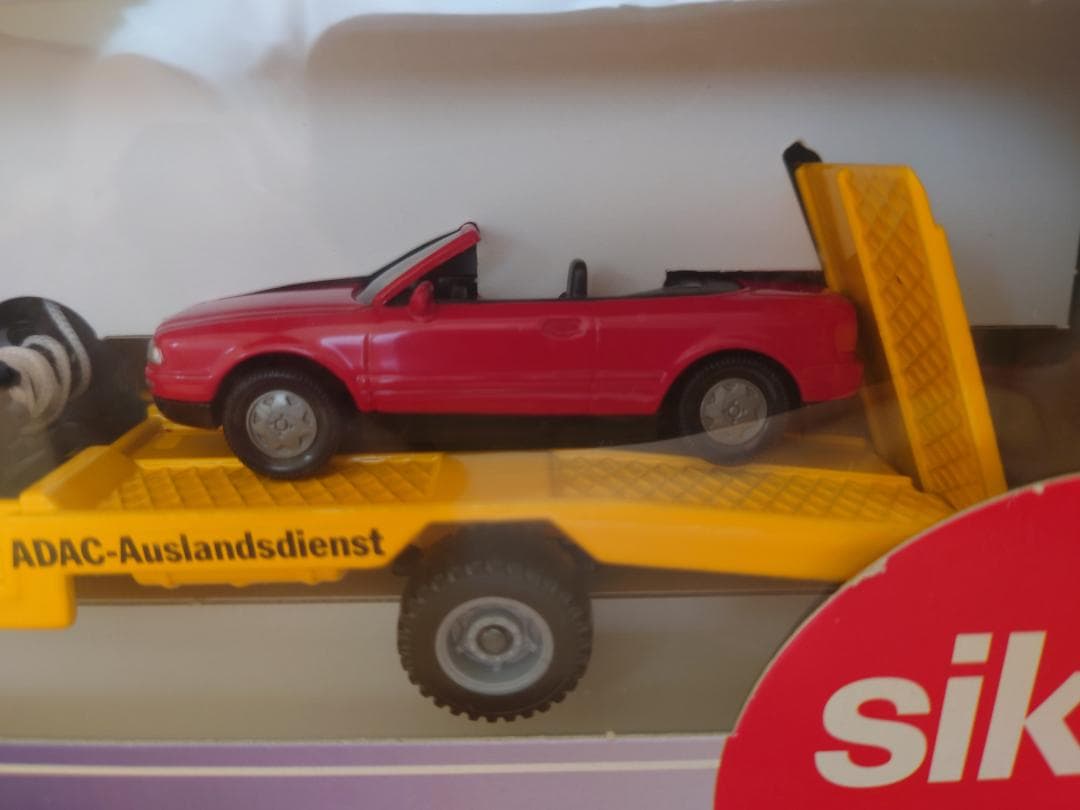 1/55 Siku(ジク)　 ADAC(ドイツ自動車連盟)車積載車＋乗用車