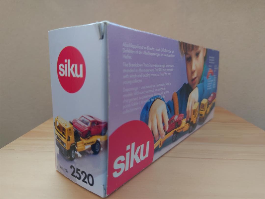 1/55 Siku(ジク)　 ADAC(ドイツ自動車連盟)車積載車＋乗用車