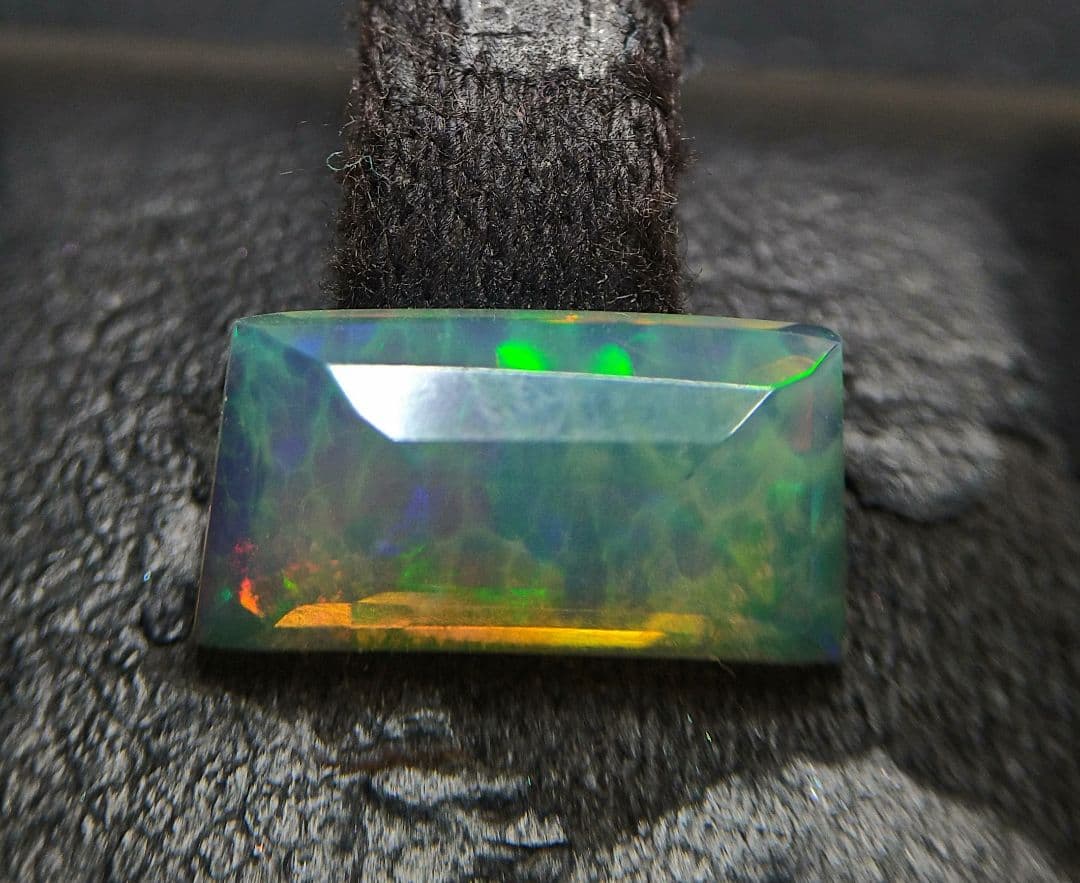 美品 ハニカムオパールルース 1.12ct