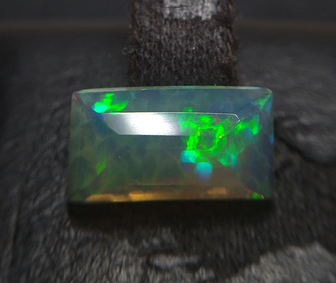 美品 ハニカムオパールルース 1.12ct