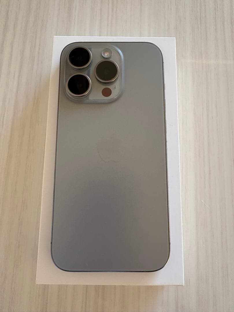 Apple iPhone 15 Pro本体／SIMフリー 美品