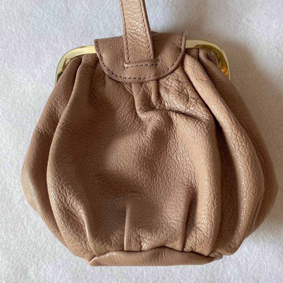 フルラ　可愛い　小物入れ　巾着タイプ　サイズ約15㎝✖️約13㎝