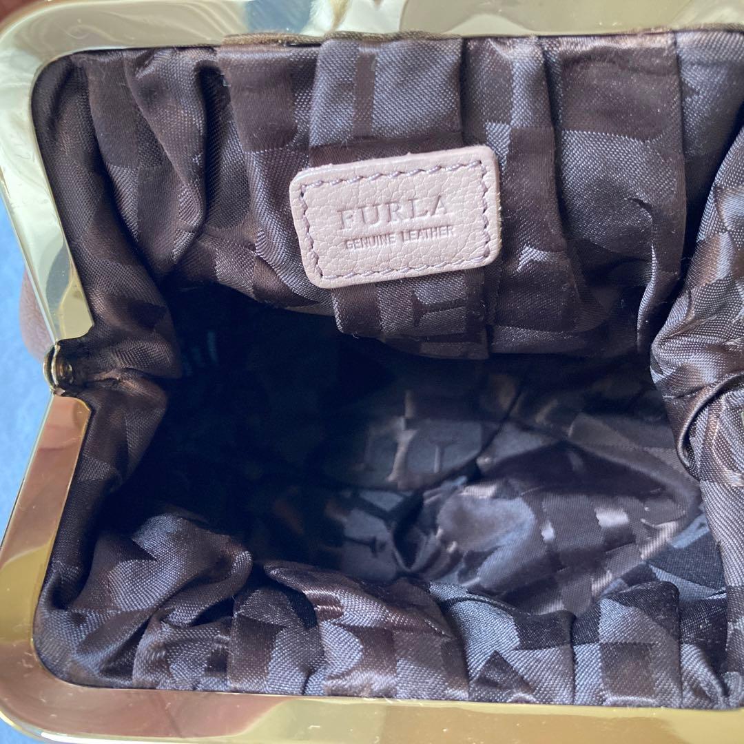 フルラ　可愛い　小物入れ　巾着タイプ　サイズ約15㎝✖️約13㎝