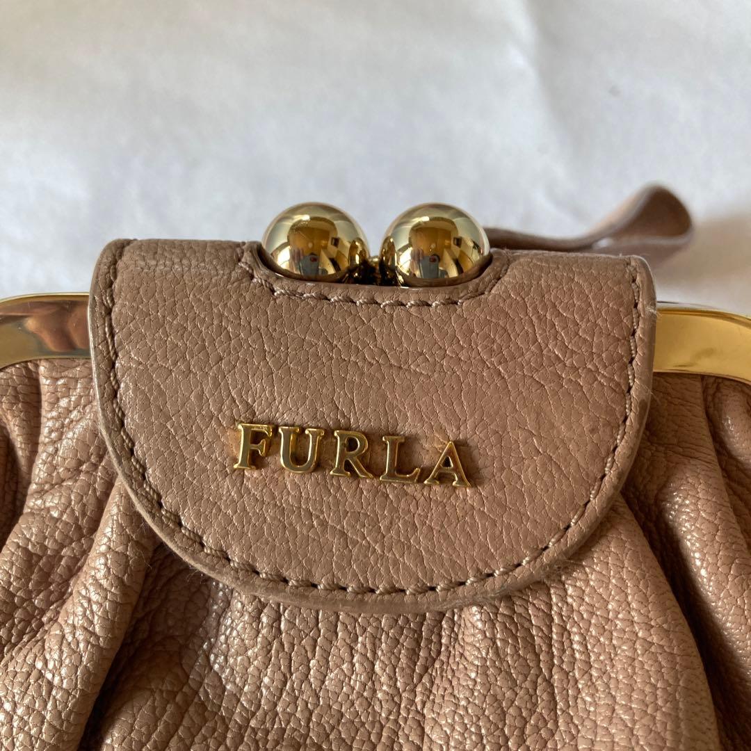 フルラ　可愛い　小物入れ　巾着タイプ　サイズ約15㎝✖️約13㎝