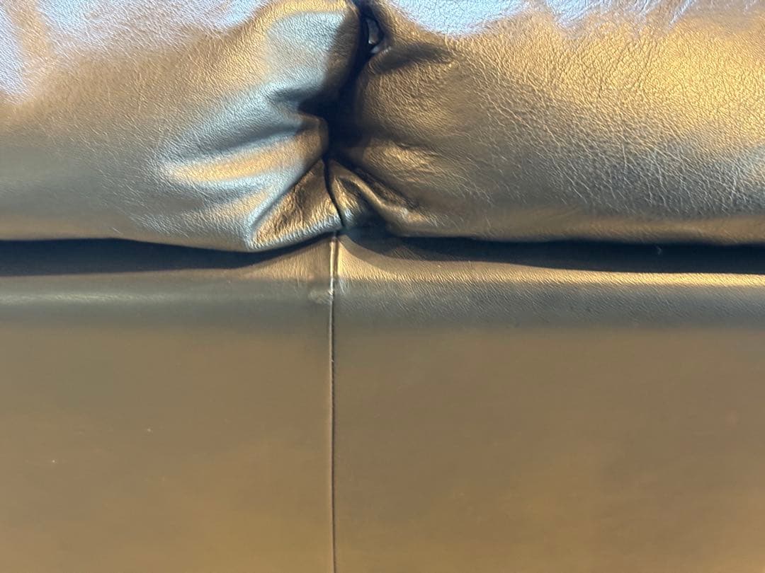 ①カウチソファ　ブラックソファ　2P　モダン　クラシック　シンプル　レザー　IG