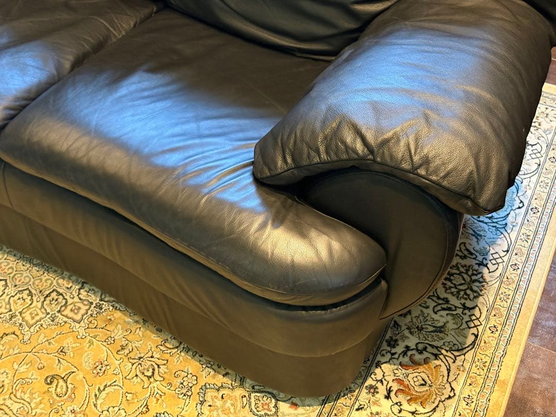 ①カウチソファ　ブラックソファ　2P　モダン　クラシック　シンプル　レザー　IG