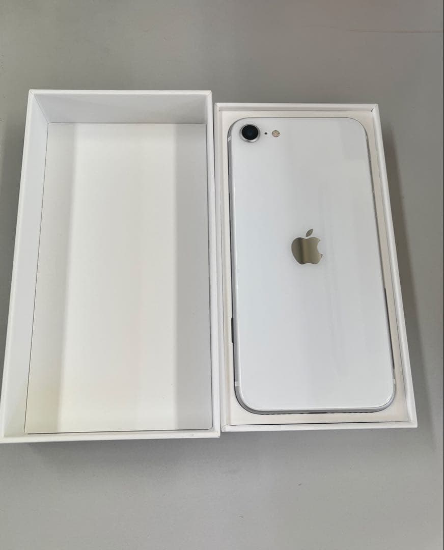 Apple iPhone SE (第2世代) 本体