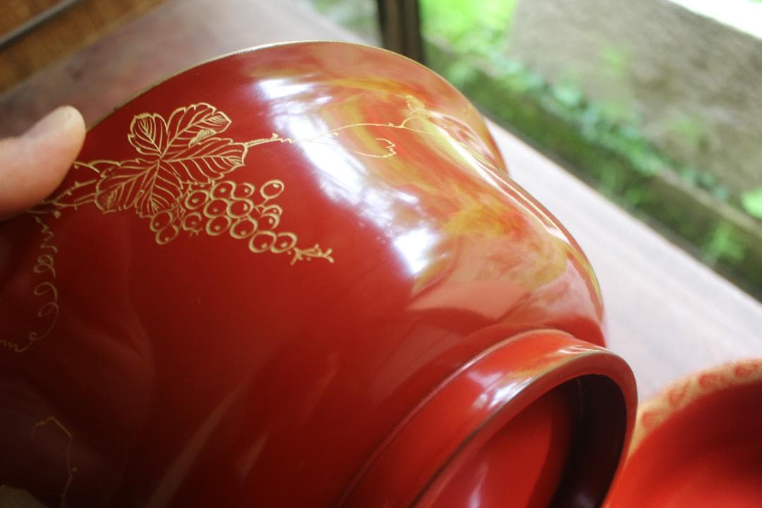 時代逸品！時代金縁朱漆に優美な葡萄唐草沈金の映える三つ組み大鉢（検輪島塗菓子鉢