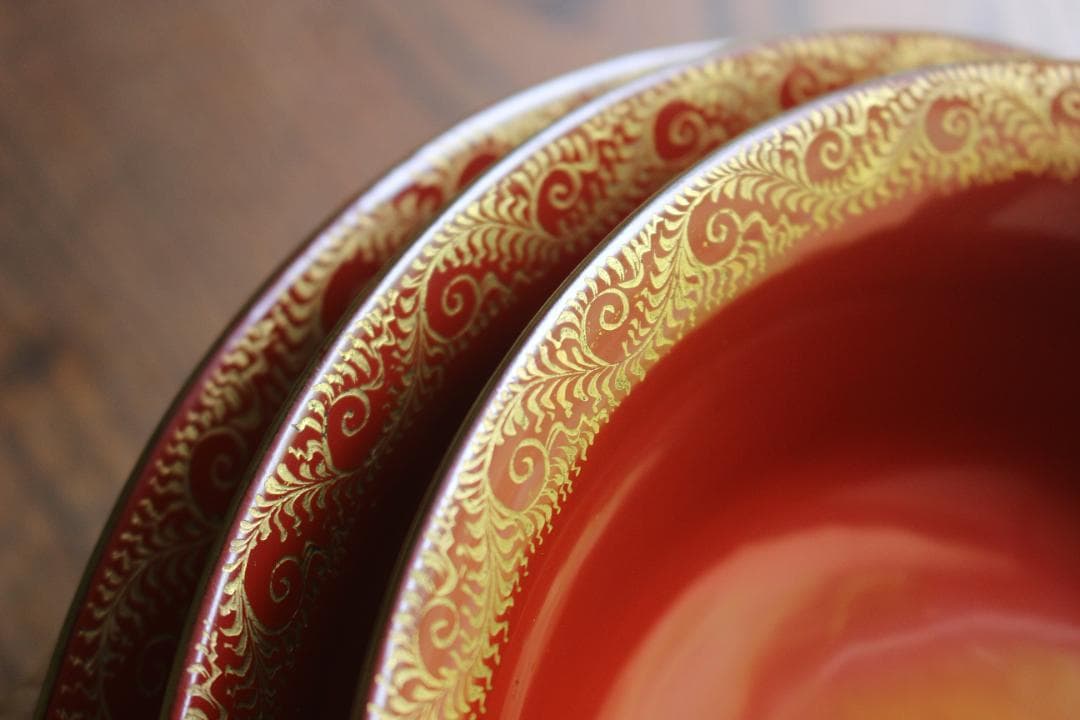 時代逸品！時代金縁朱漆に優美な葡萄唐草沈金の映える三つ組み大鉢（検輪島塗菓子鉢