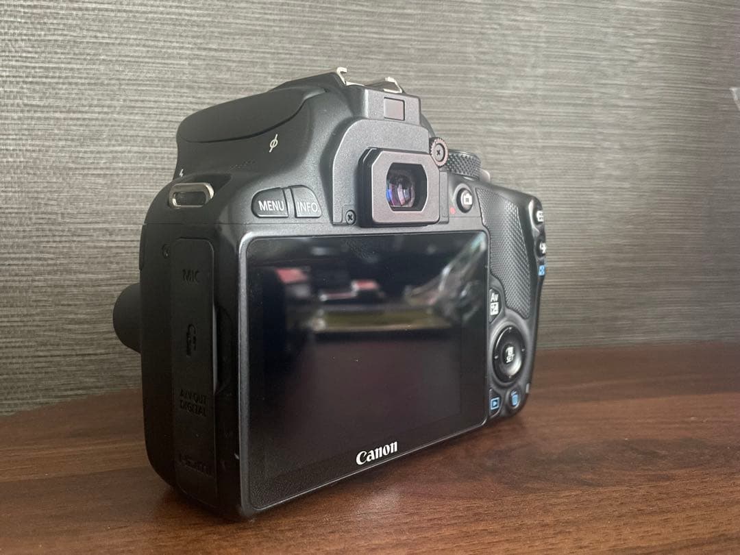 【パパイヤ】★美品★ Canon EOS Kiss X7 標準レンズセット