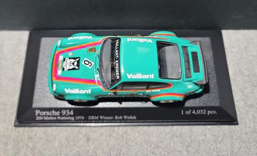 ミニチャンプス 1/43スケール ポルシェ934