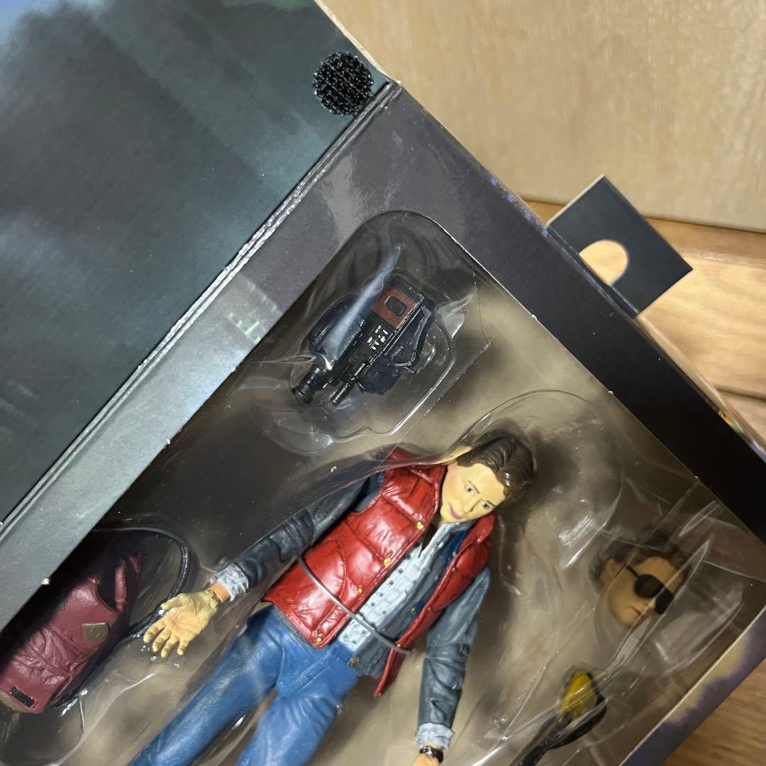 バックトゥザフューチャー マーティー マクフライ フィギュア　NECA
