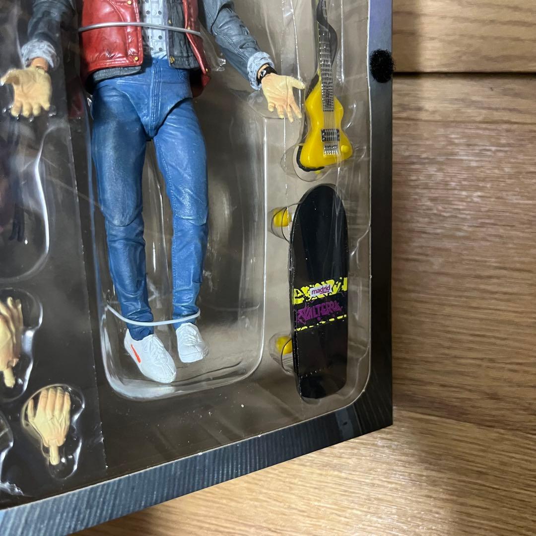 バックトゥザフューチャー マーティー マクフライ フィギュア　NECA