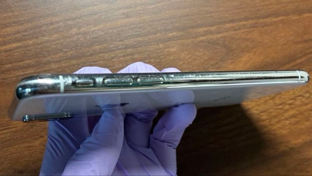 も*太様 iPhone XS 256GB シルバー 本体 SIMフリー