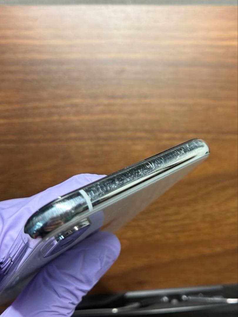 も*太様 iPhone XS 256GB シルバー 本体 SIMフリー