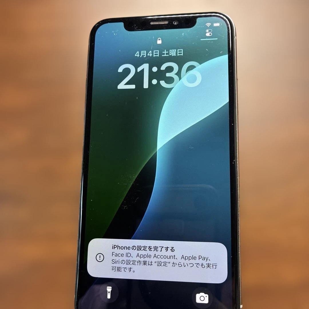 も*太様 iPhone XS 256GB シルバー 本体 SIMフリー