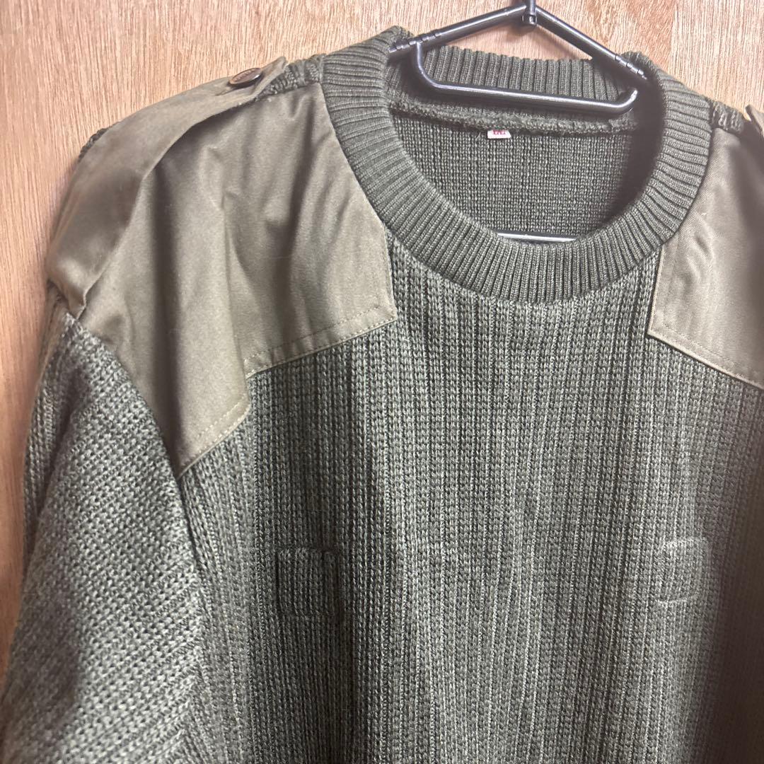 コマンドニット　パッチ付きオリーブグリーンニット　0130o178
