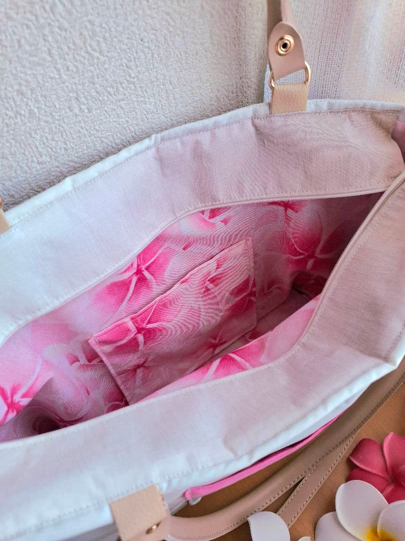 専用です。ハワイアンキルト　バッグ　2WAYファスナー　ピンク　革タグチャーム