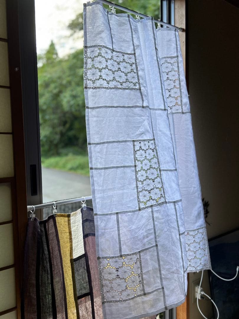 「ベルギーの白麻と花の穴刺繍」ポジャギ