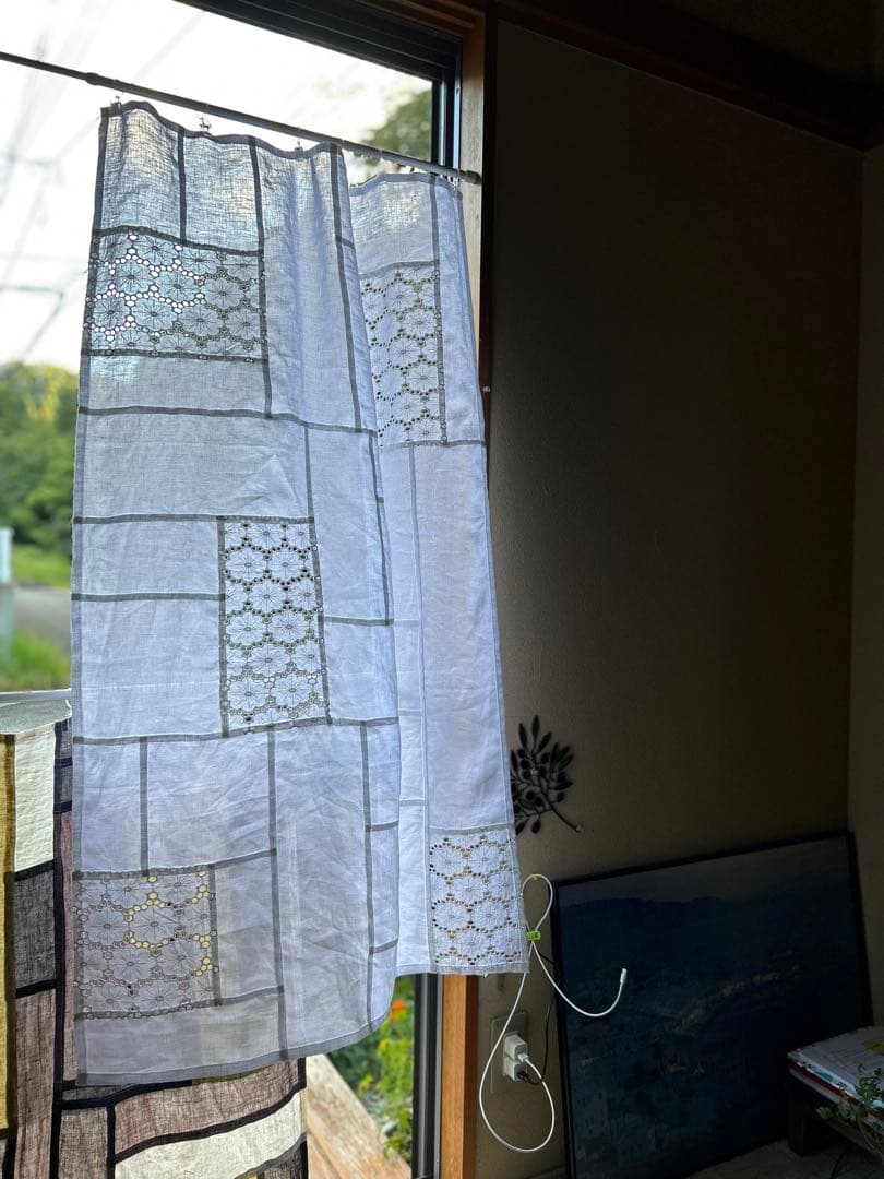 「ベルギーの白麻と花の穴刺繍」ポジャギ