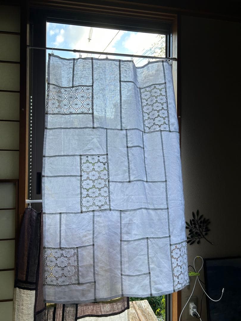 「ベルギーの白麻と花の穴刺繍」ポジャギ