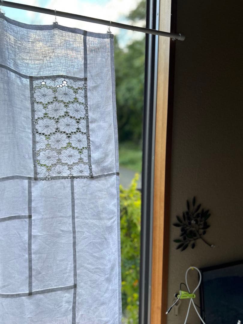 「ベルギーの白麻と花の穴刺繍」ポジャギ