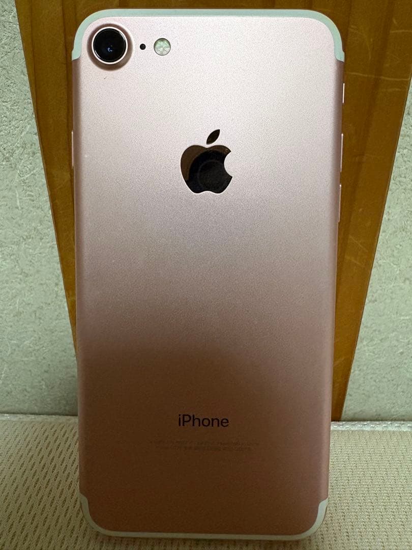 超美品　iPhone7 32GB ローズゴールド　SIMフリー　電池容量84%