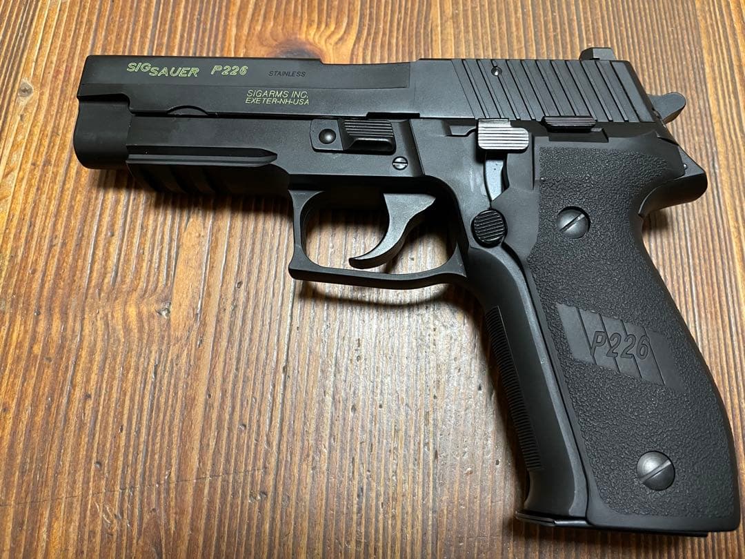 タナカ　SIG P226 Evolution 2 モデルガン　値下げ可能