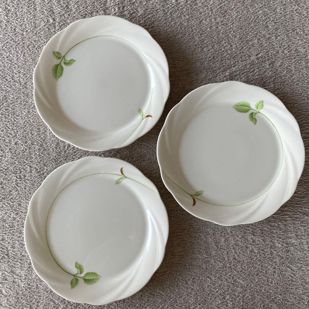 レモンバーム Lemon balm 20センチケーキ皿5枚