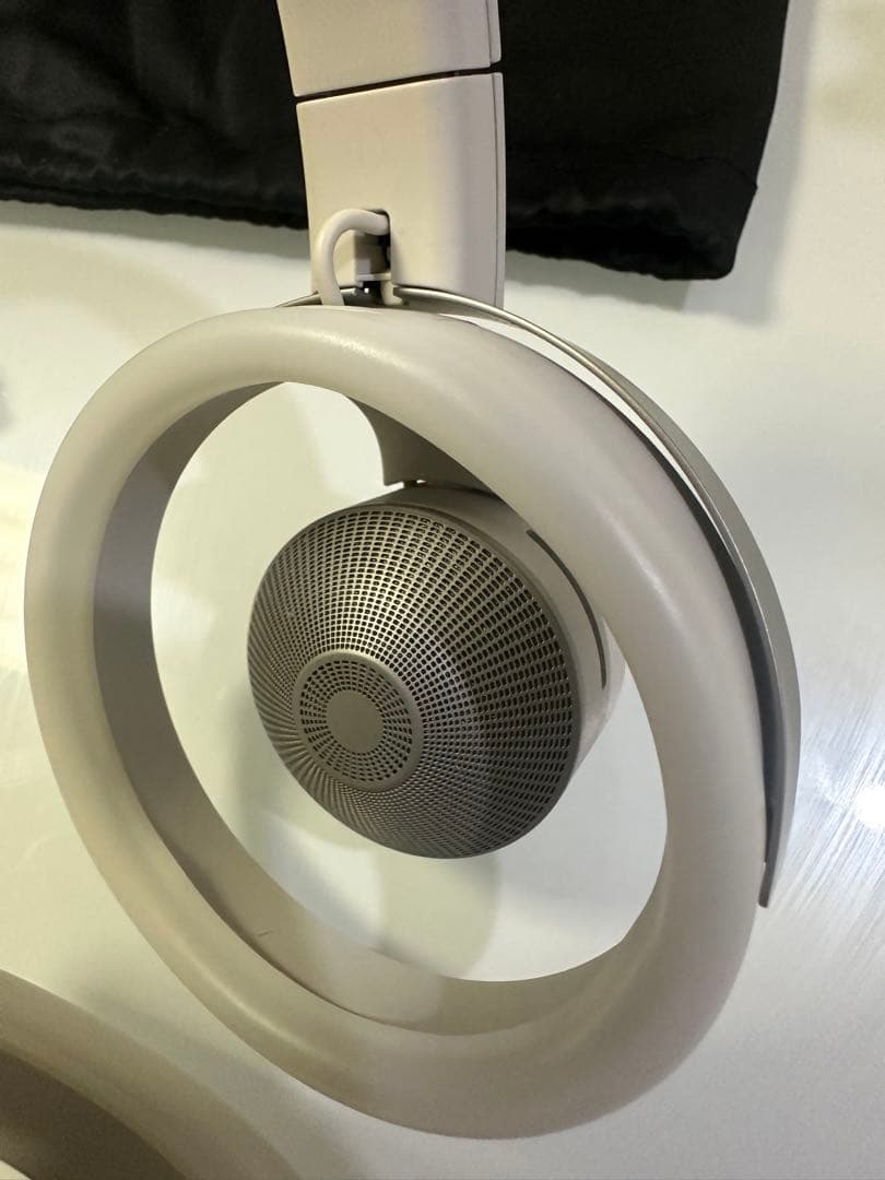 NTTソノリティ　オーバーヘッド型ヘッドホン nwm ONE　MBH001WA