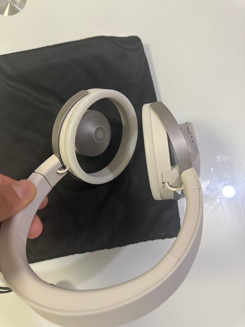 NTTソノリティ　オーバーヘッド型ヘッドホン nwm ONE　MBH001WA