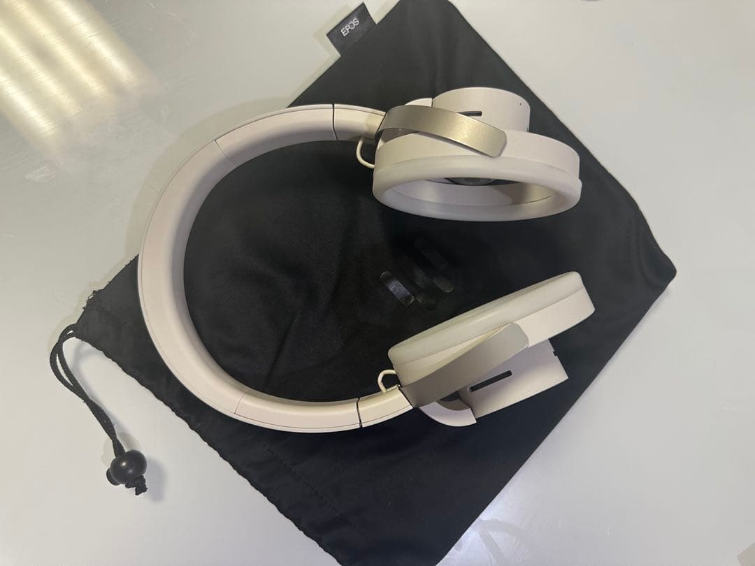 NTTソノリティ　オーバーヘッド型ヘッドホン nwm ONE　MBH001WA