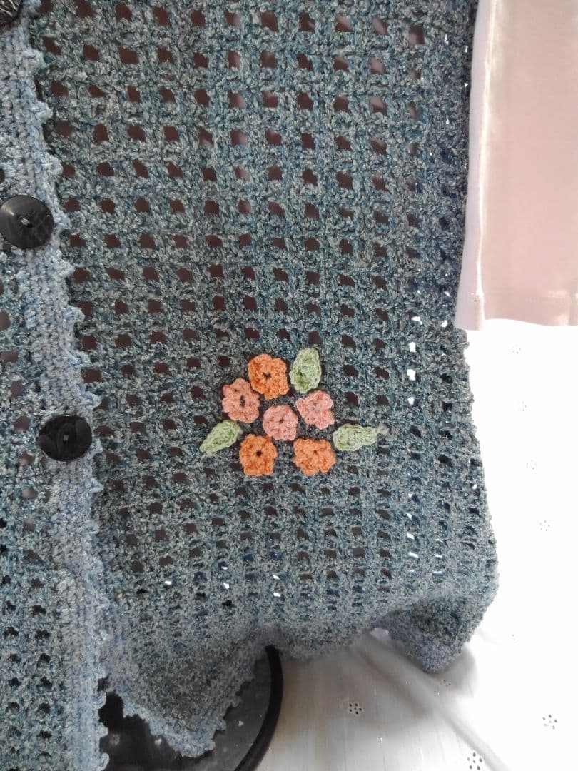 手編み　ハンドメイド　お花のベスト