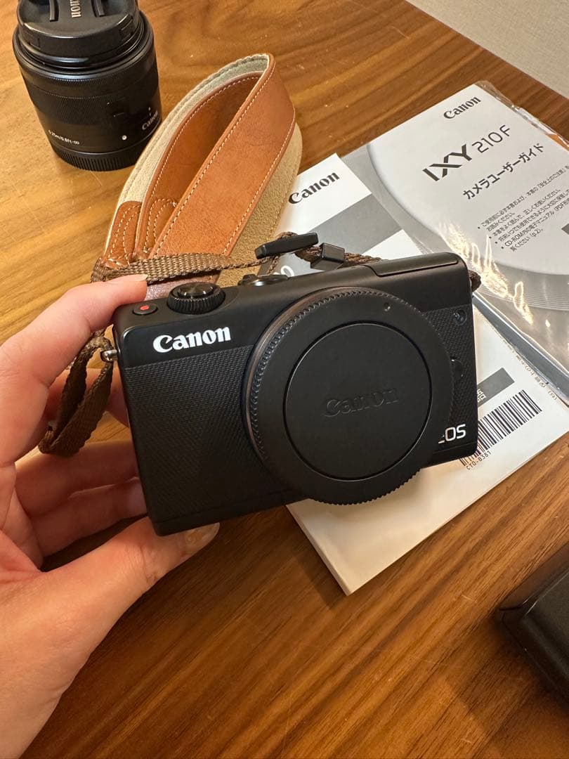 【美品】Canon EOS M100 ミラーレス一眼