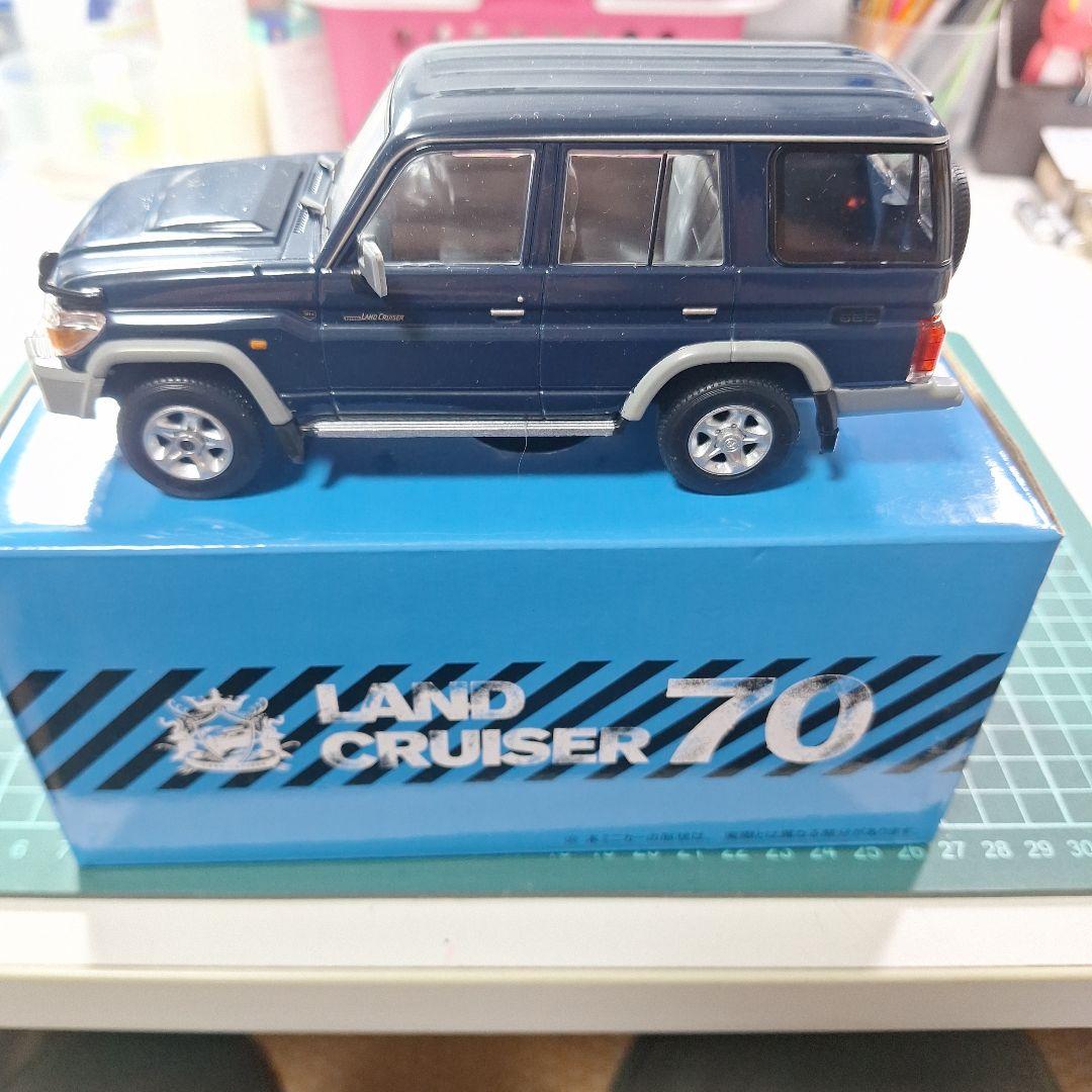 ランドクルーザー70 ミニカー 1/43 ネイビーブルー