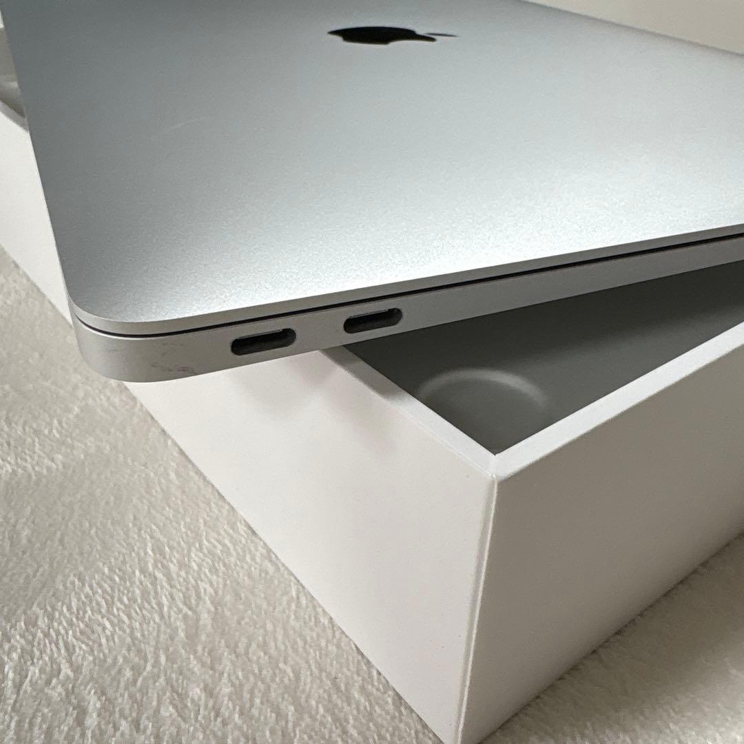 【美品】macbook Air M1 2020 13インチ 8GB/256GB