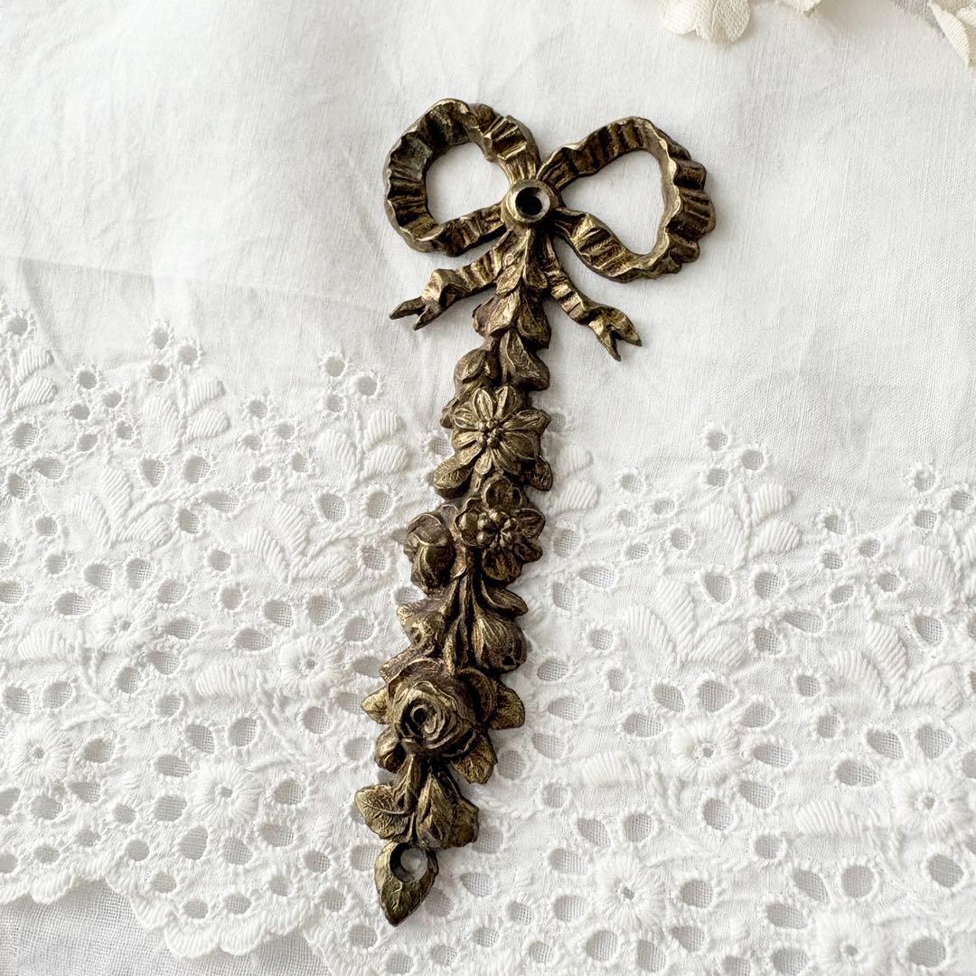 フランスアンティーク・ブロンズオーナメント・リボンとお花