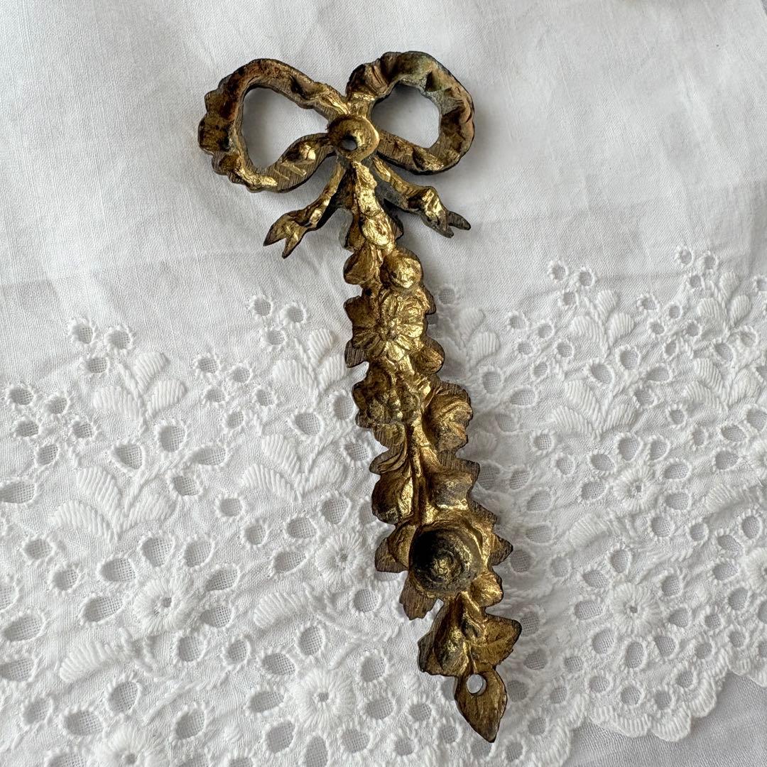フランスアンティーク・ブロンズオーナメント・リボンとお花